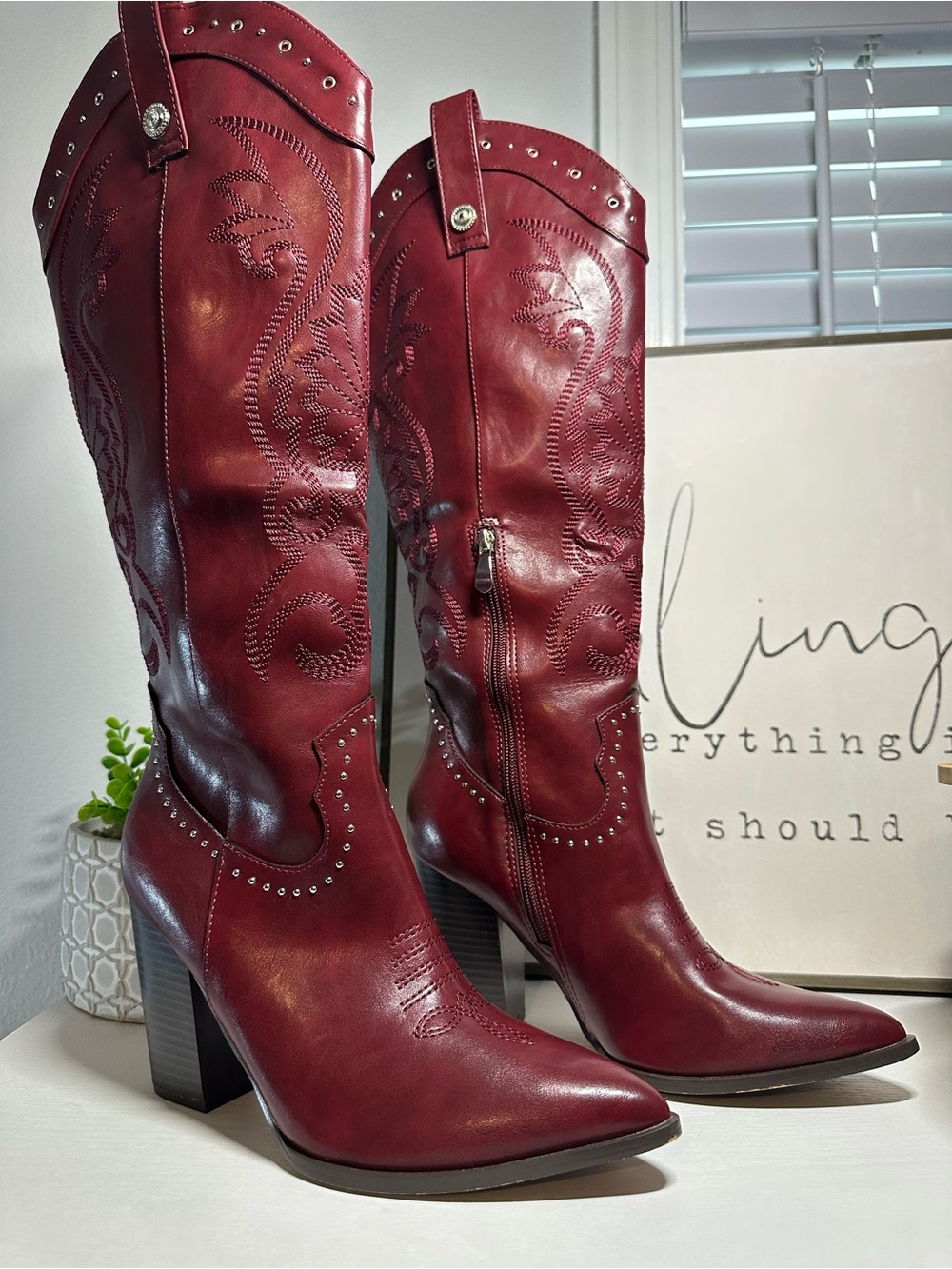 Women’s Size 8 Burgundy Red Western Cowboy Boots Embroidered Studded Block Heel